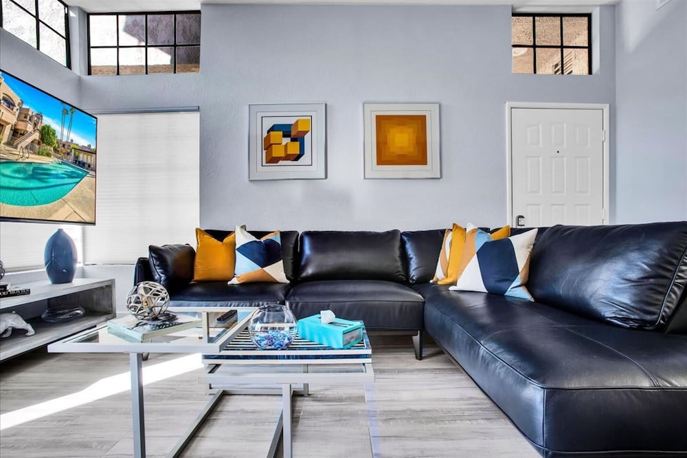 Hollywood Glam Hideaway