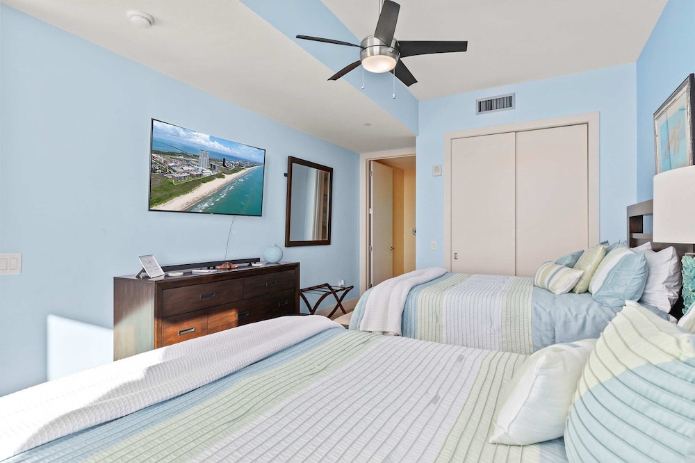 Sapphire Beach - Breathtaking 26th Floor Views 3 Bedroom Apts