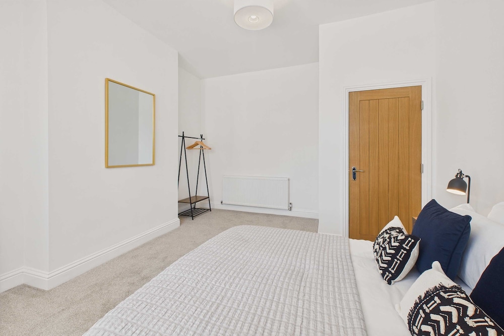 Host Stay Holmwood