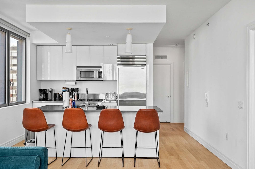 Forte Select Xxii by Rove 2BR Midtown West Apt