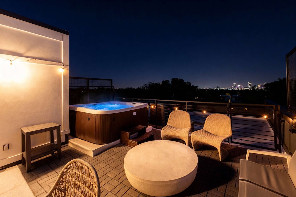 Nashville Retreat With Hot Tub Private Garage