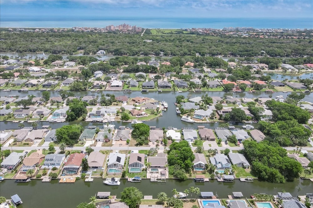 Waterfront Retreat With Pool Tiki Bar Boat Dock