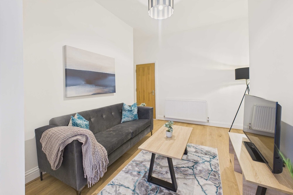 Host Stay Holmwood