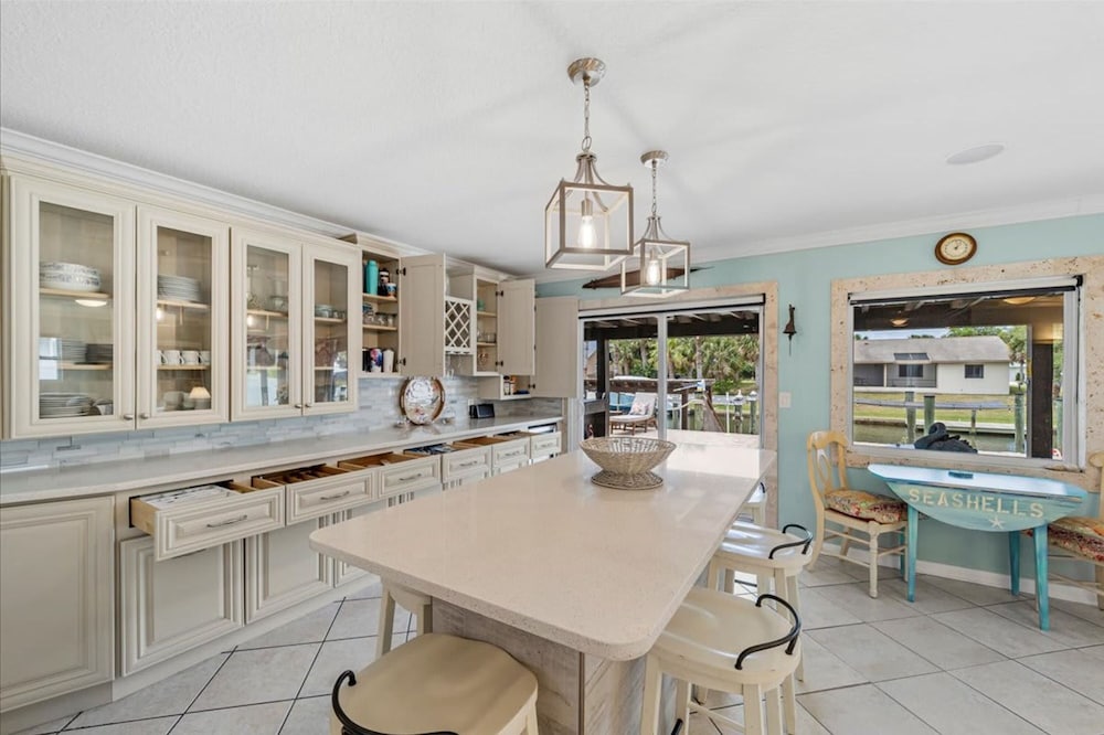 Waterfront Retreat With Pool Tiki Bar Boat Dock