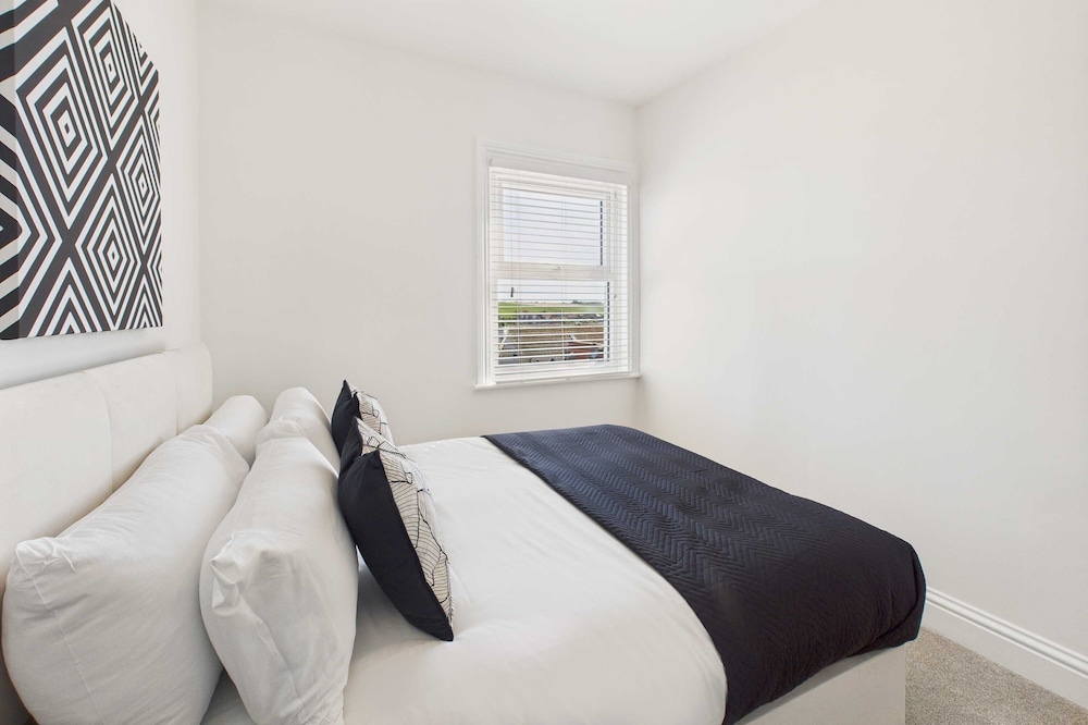 Host Stay Admiral s View