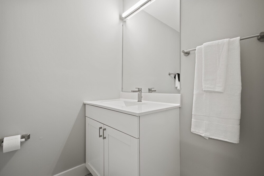 2BR Stay Close to Downtown