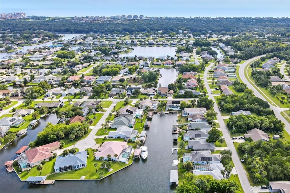 Boaters Dream Pool Spa Dock Walking Biking