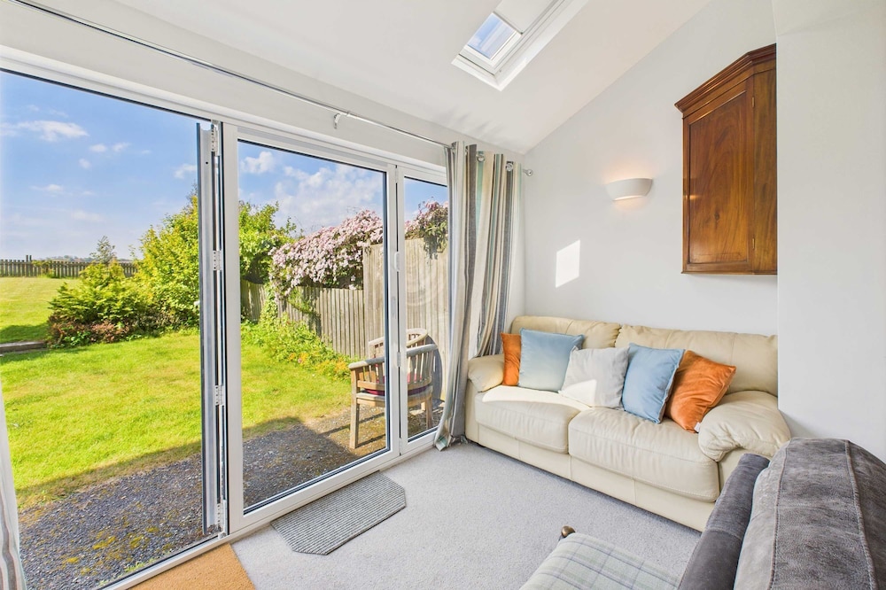 Host Stay Chirnells