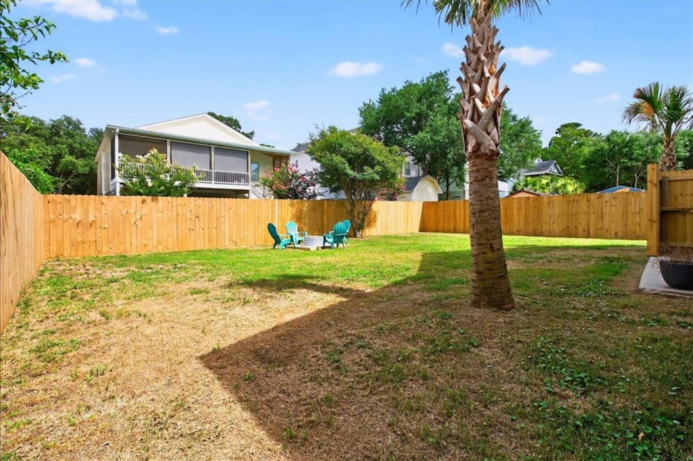 New Listing Lux Beach House Dog Friendly