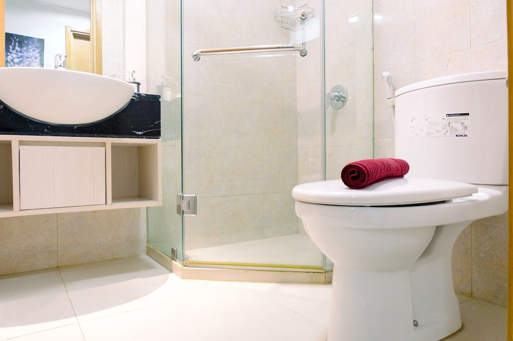 Comfy 2BR The Mansion Apartment Kemayoran view 4