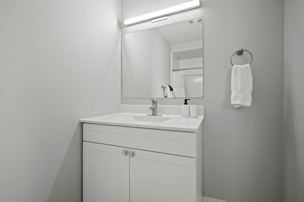 A Unique 2BR 2BA Stay
