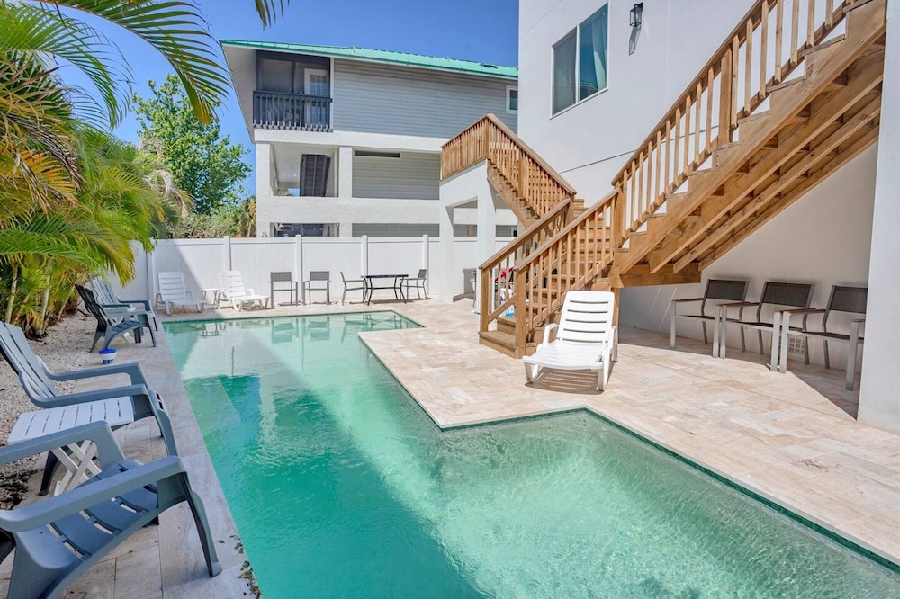 Luxury Pool Home Golf Cart