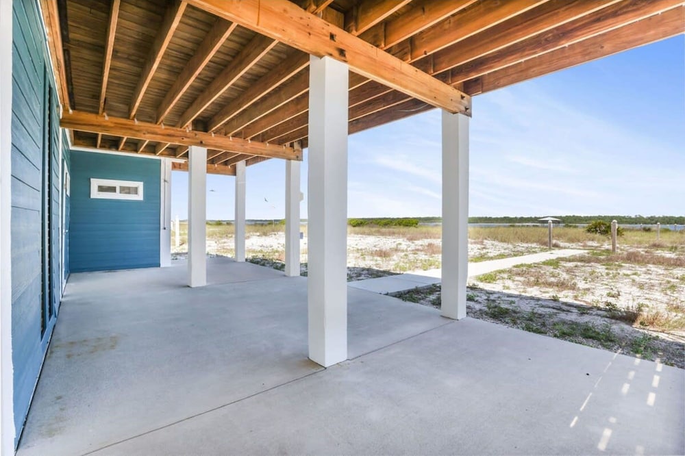Lagoon Time Beach Home- Elevator Beach Access