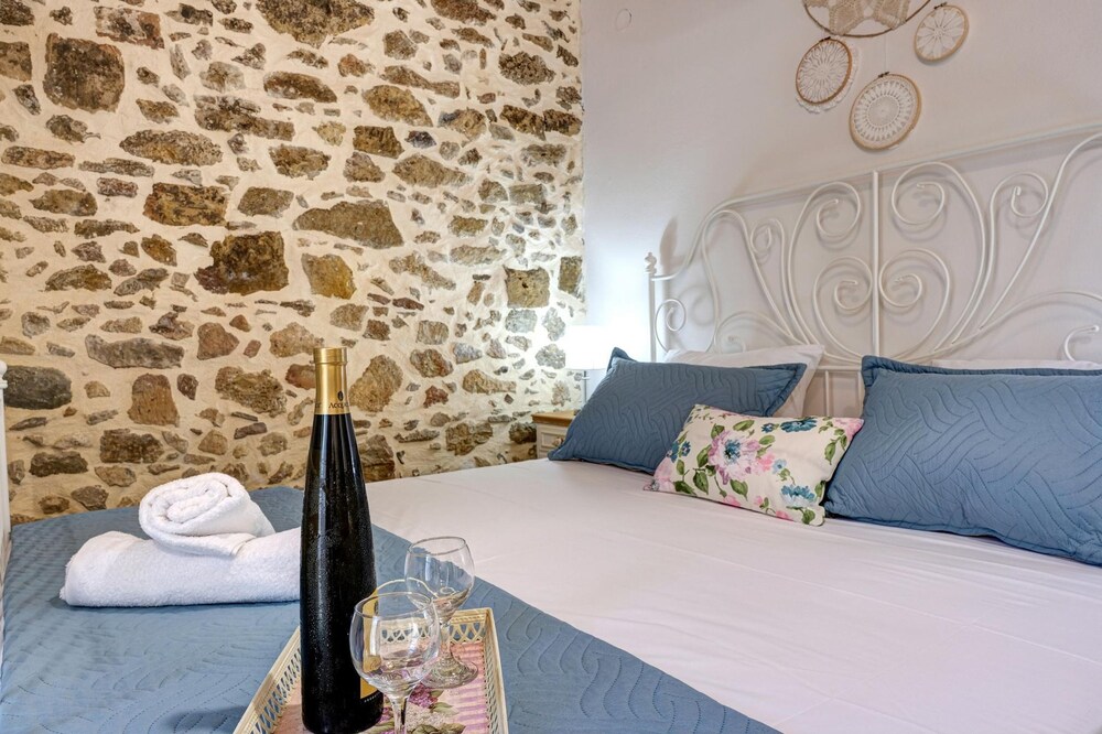 Apartments Panethimos
