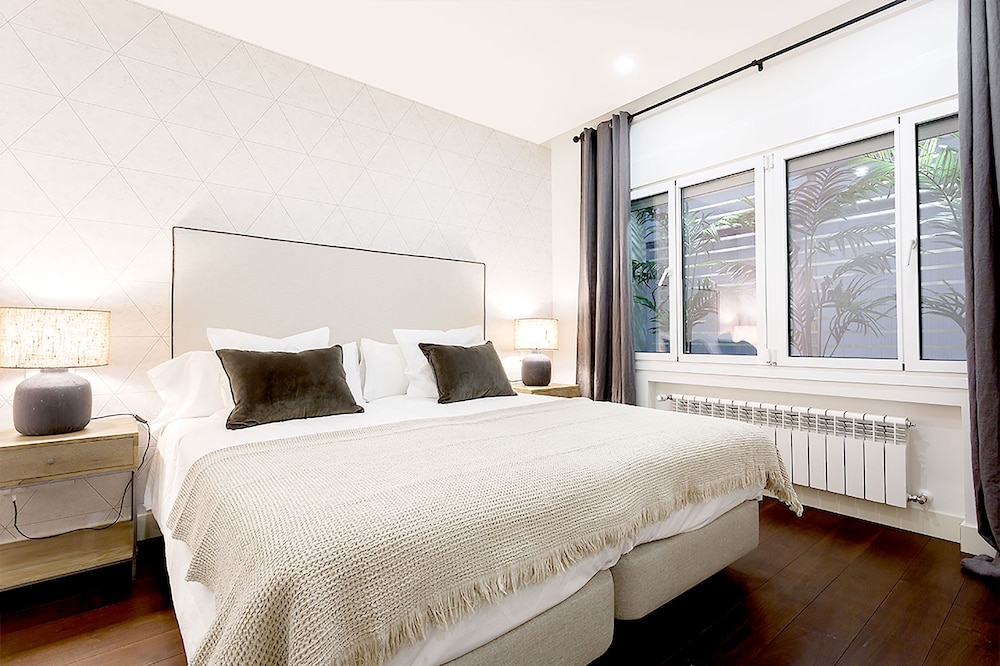 Modern 2 BD Duplex in Front of Atocha Train Station Atocha II