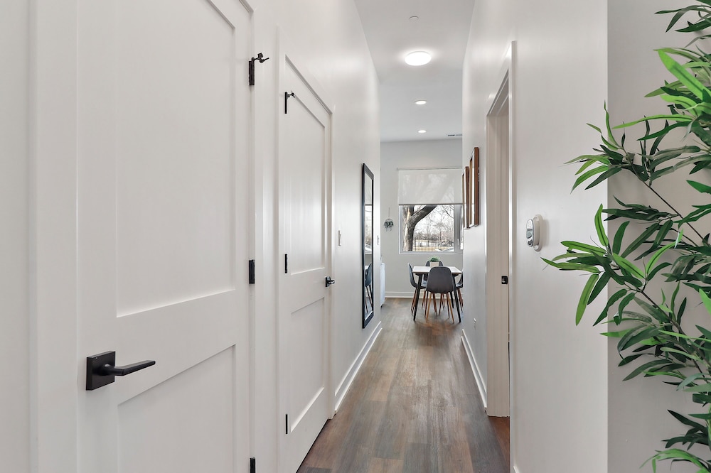 Stylish 4BR Stay - State rep