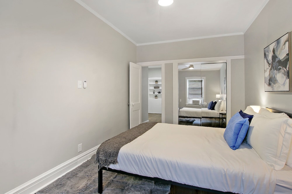 Chic 2BR Apt - Roscoe 1