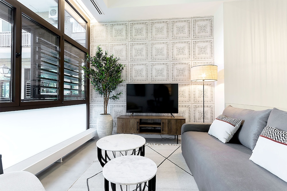 Modern 2 BD Duplex in Front of Atocha Train Station Atocha II