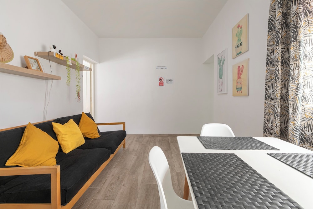 TENERIFE URBAN ROOMS