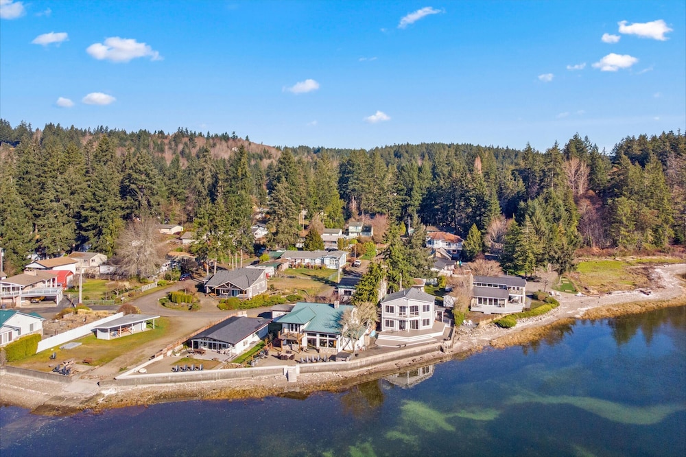 Belfair Beach House in Belfair