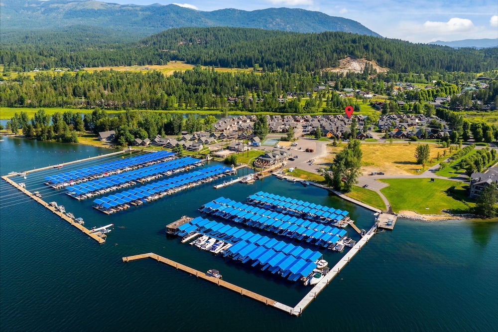 Boat on Lake Pend Oreille Ski at Schweitzer