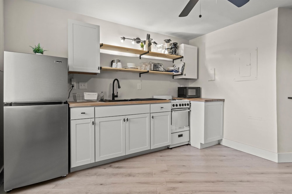 Modern Studio Apartment in Huntsville