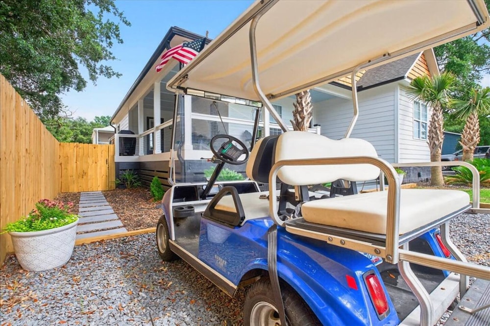 New Listing Lux Beach House Dog Friendly