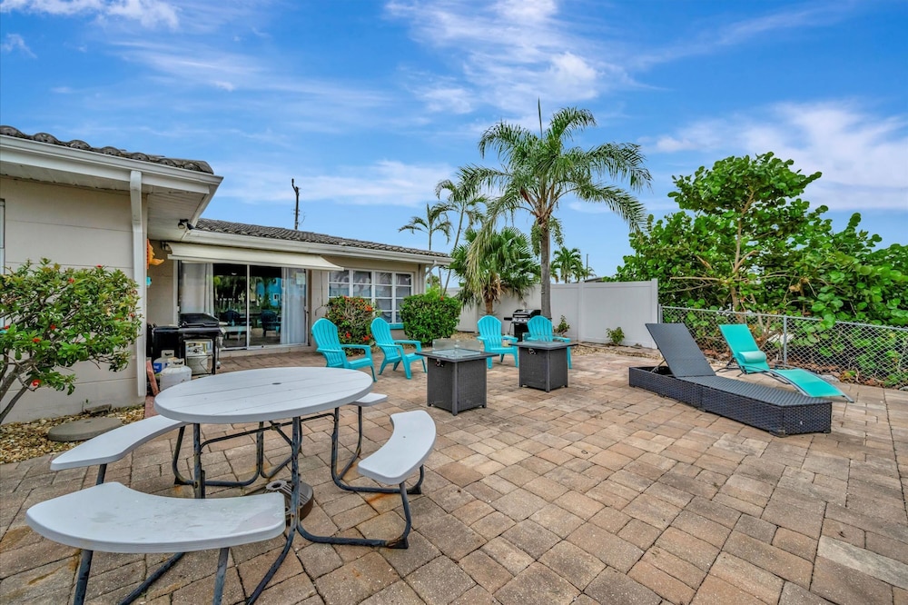 Seashell Suite 1B Pet Friendly Waterfront Dock