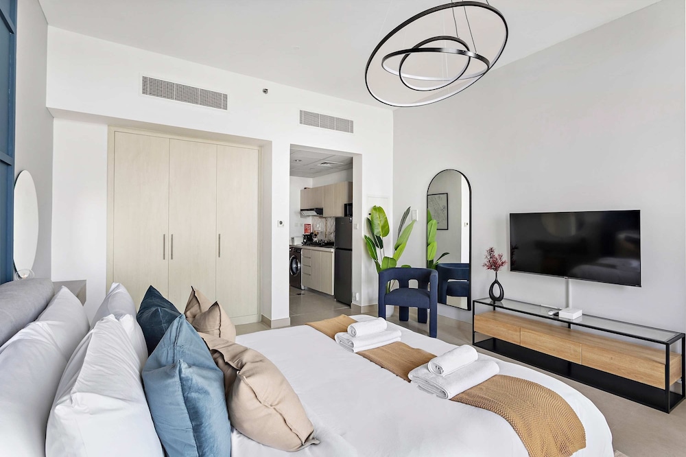 Silkhaus Luxury Studio Near Dubai Sport City
