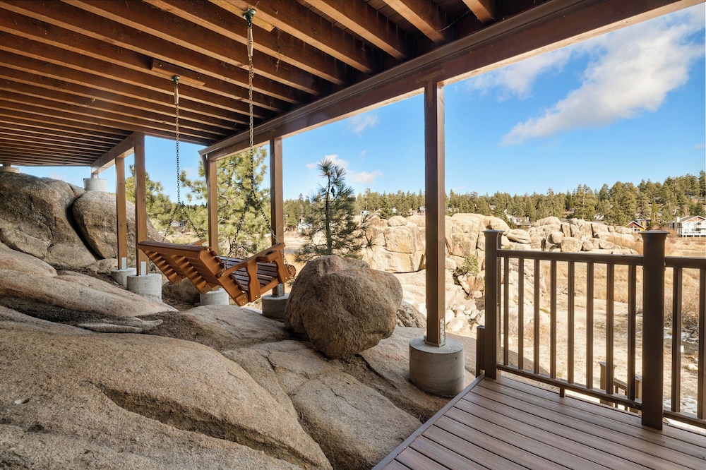 Boulder Cove Lakefront Estate