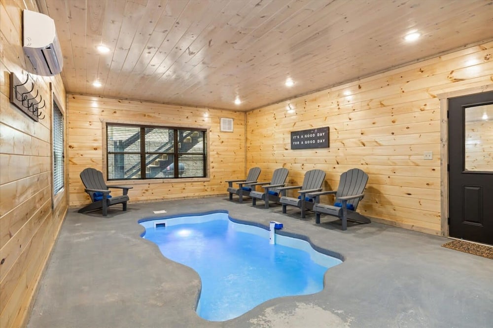 NEW - 1 Location Cabin Pool Hot Tub Arcade HL