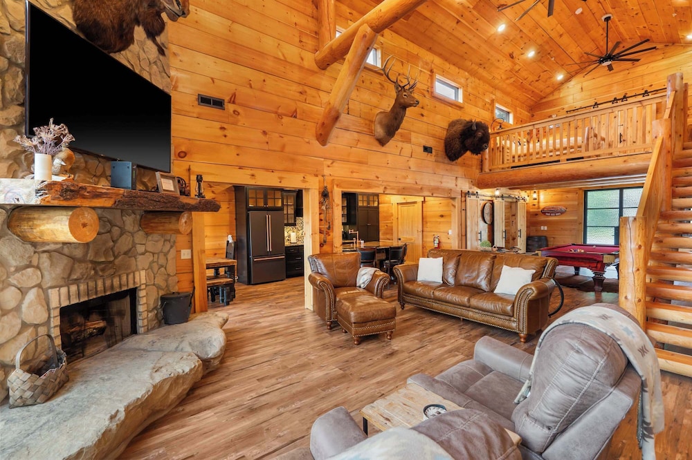 Buffalo Lodge - Stay for 8