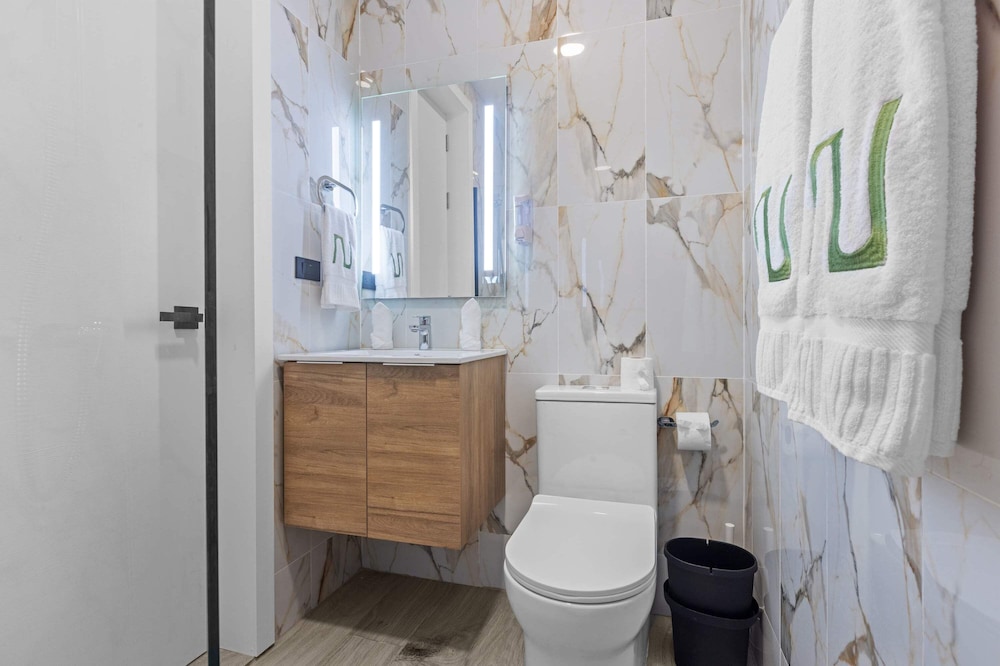 NOK Modern 2BR at The Towers by Vistacana