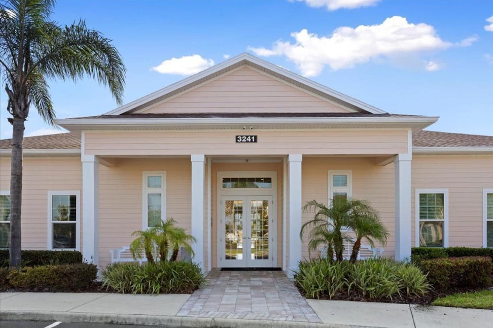 Captivating 4BR at West Lucaya Resort Wl8979