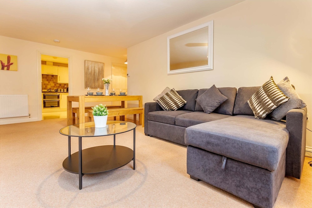 Host Stay Hillbrook House Apartment