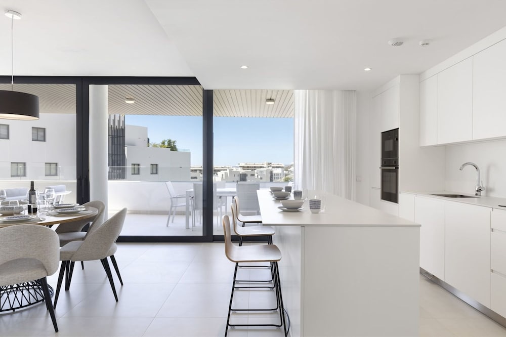 Exclusive 3-bedroom Apartment in Higueron