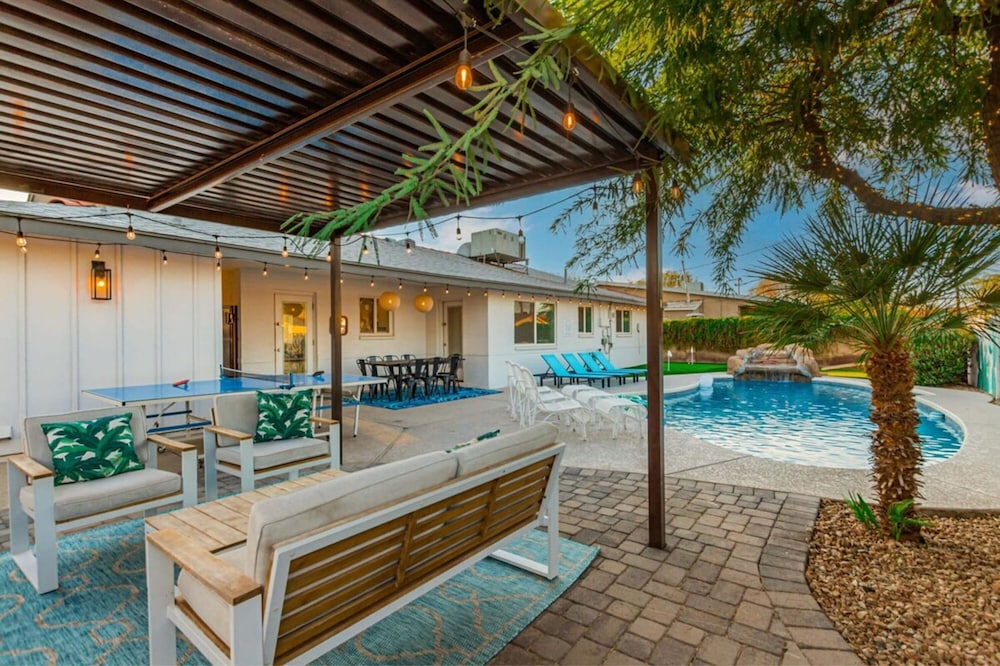 Vacay on Villa Pool Putting Grn Old Town
