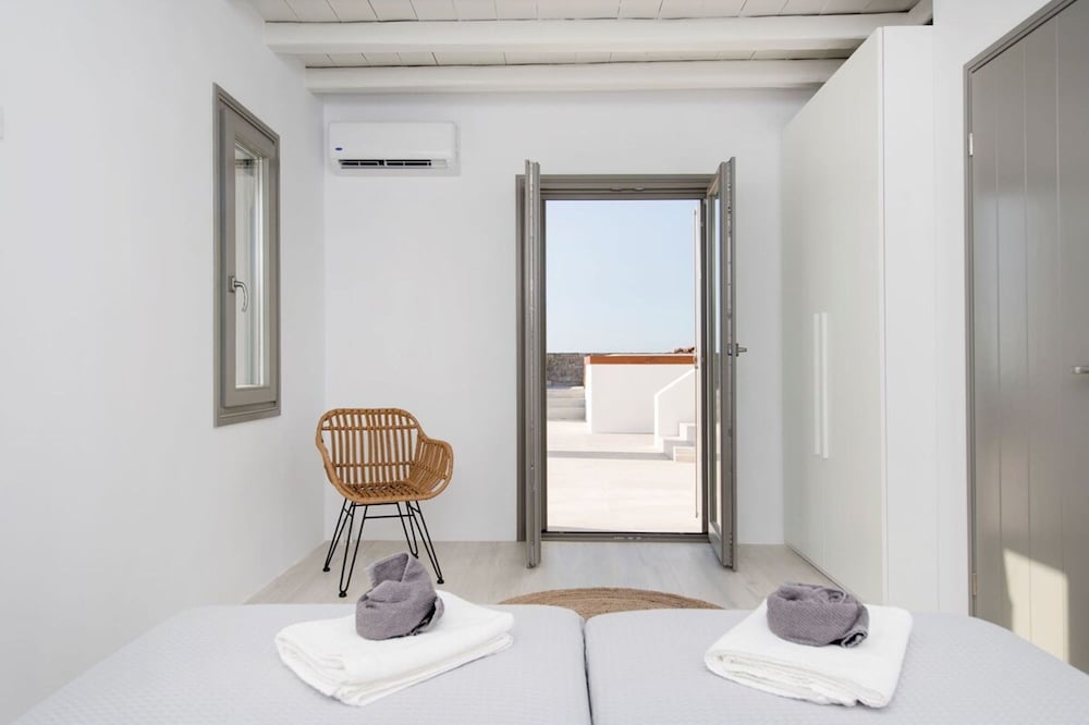 Rising Sun sea View Villa Near the Beach Paros