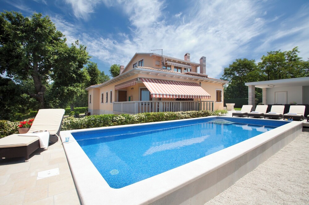 Villa Rosa Magica