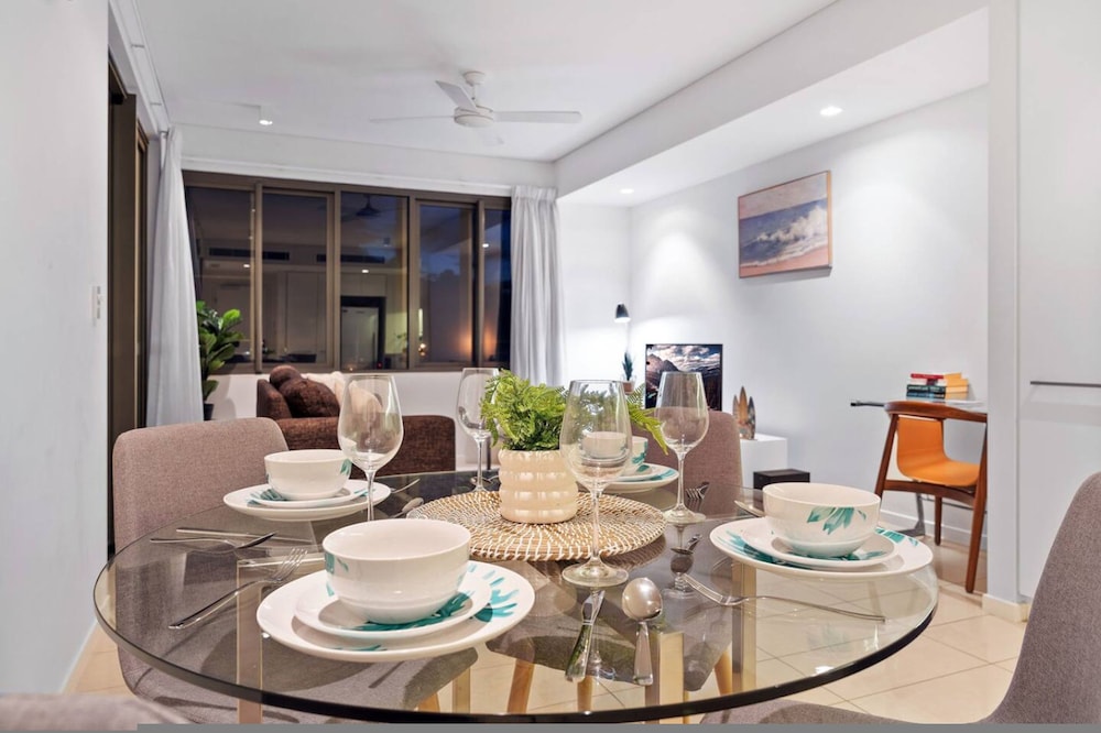 Zen By The Sea Pool - Balcony Dining - Seaview