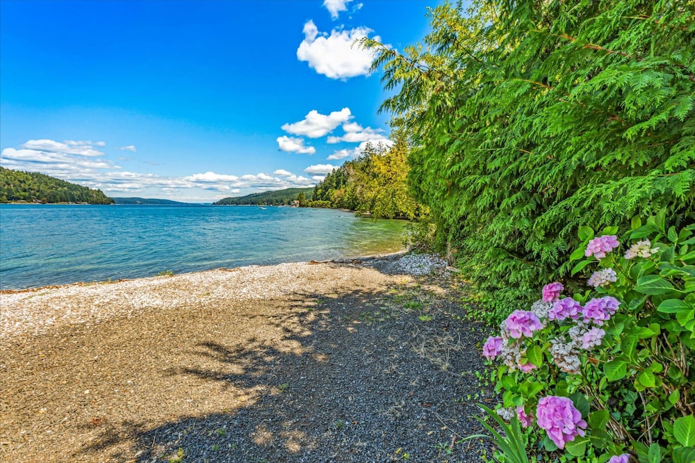 Utopia Cove in Union