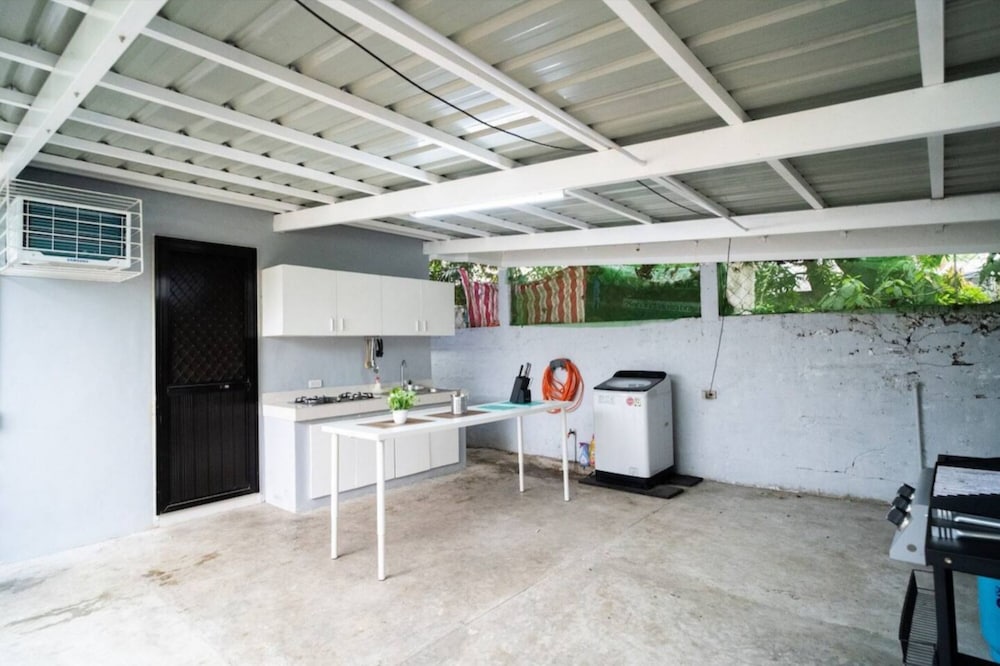 3bd Lux City Oasis LAS Pinas
