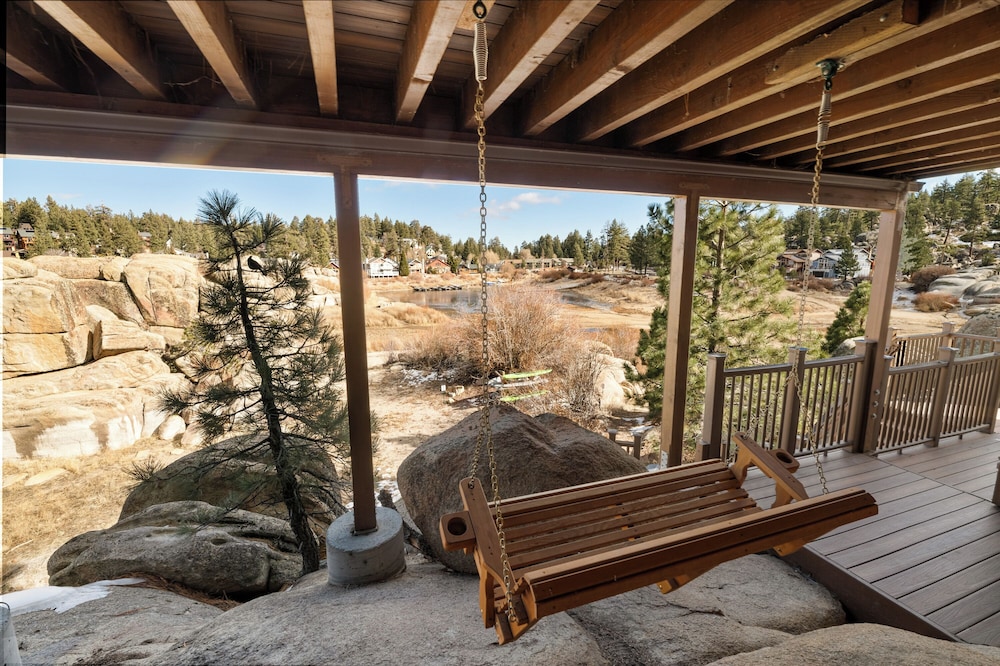 Boulder Cove Lakefront Estate