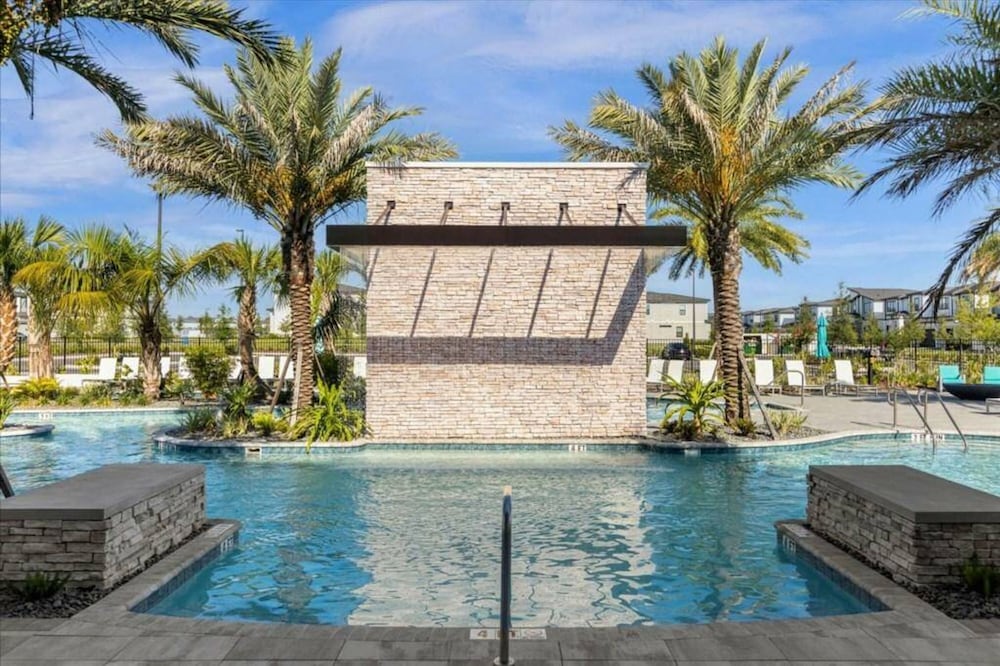 Paradiso 12bd Pool Summerkitchen Gameroom Cinema
