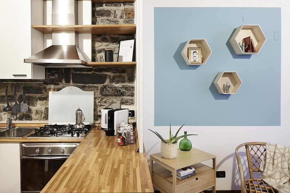 Il Moderno in Como With 1 Bedrooms and 1 Bathrooms view 3