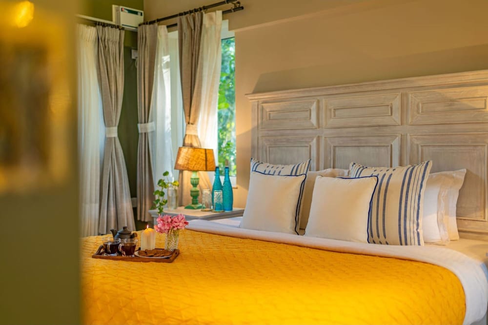 Legacy by Hireavilla- Full Field View Villa w Pool view 4