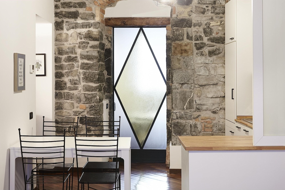 Il Moderno in Como With 1 Bedrooms and 1 Bathrooms view 4