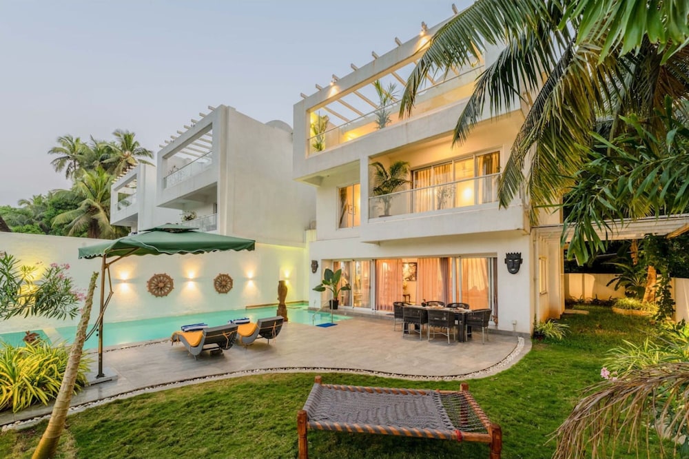 Legacy by Hireavilla- Full Field View Villa w Pool view 2