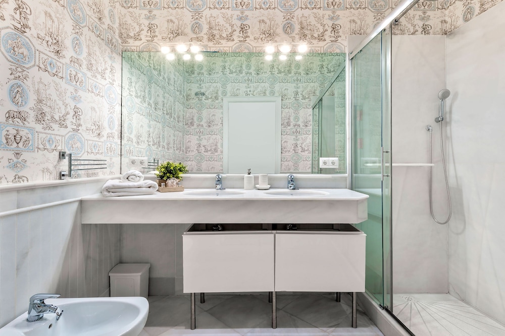 Luxury 3 Bd Apartm With 200m2 Prime Location Padre Marchena II