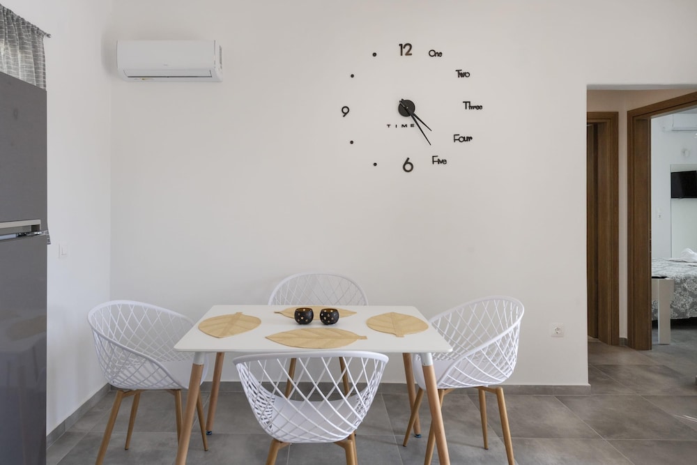 Parikia s Sunlight 2bedroom House